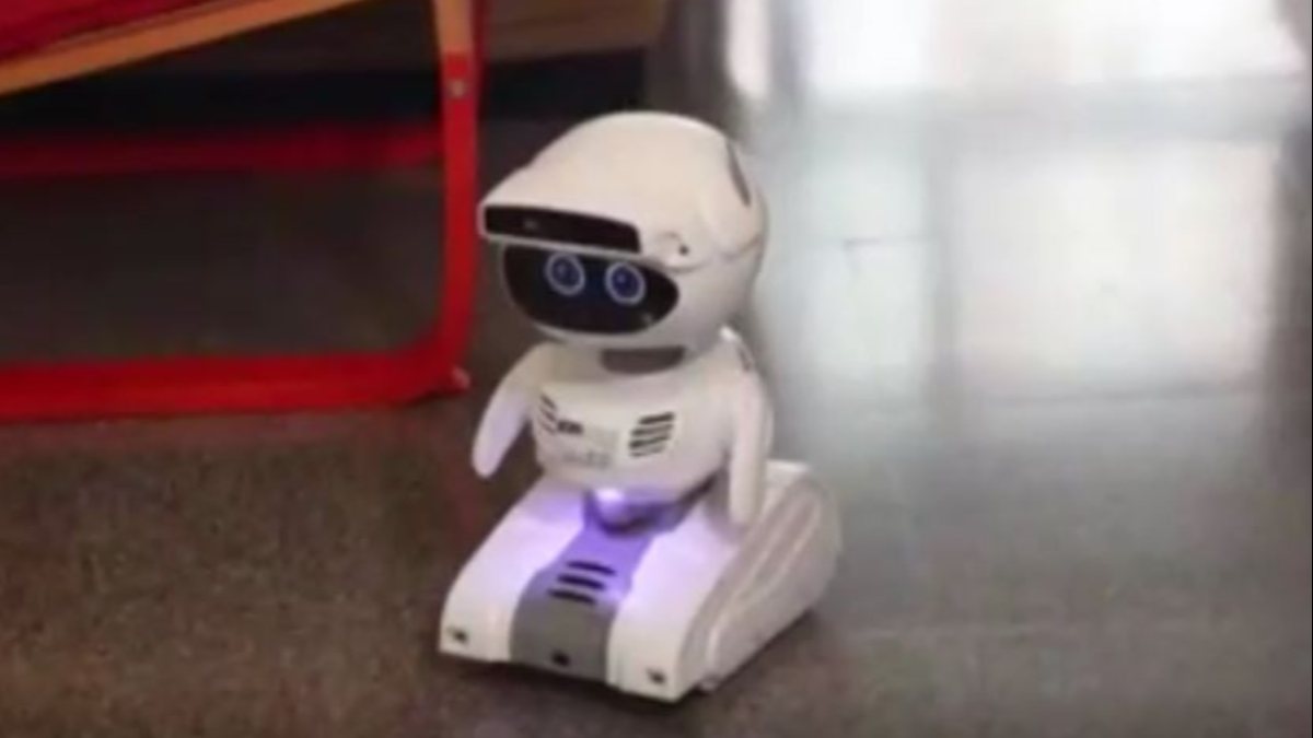 Barcelona tests robot caregivers for the elderly – Kimdeyir