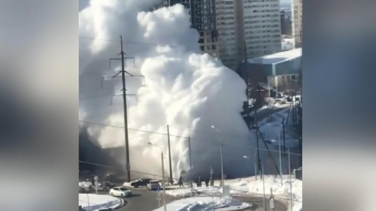 Explosion moment in hot water pipe in Russia #3