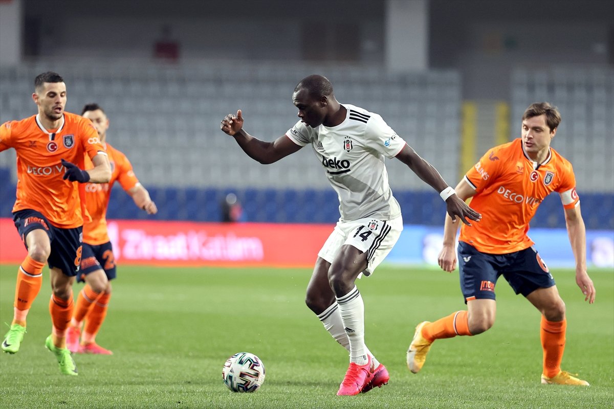 Beşiktaş gollü maçta Başakşehir i mağlup etti #2