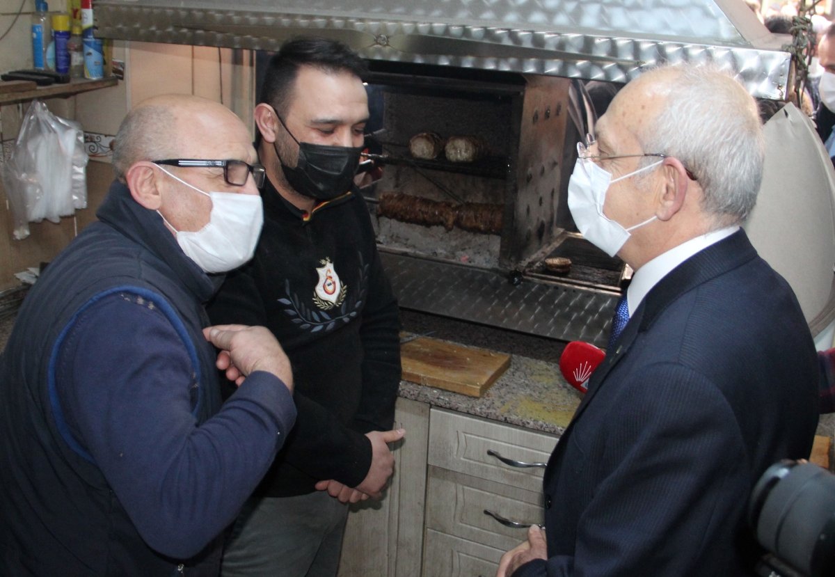 Offering from Kokoreç to Kemal Kılıçdaroğlu during the merchants' visit # 1