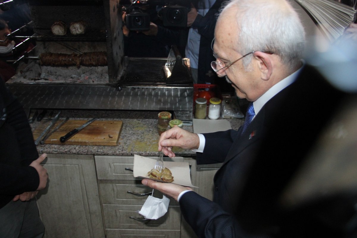 Offering from Kokoreç to Kemal Kılıçdaroğlu during the merchants' visit # 2