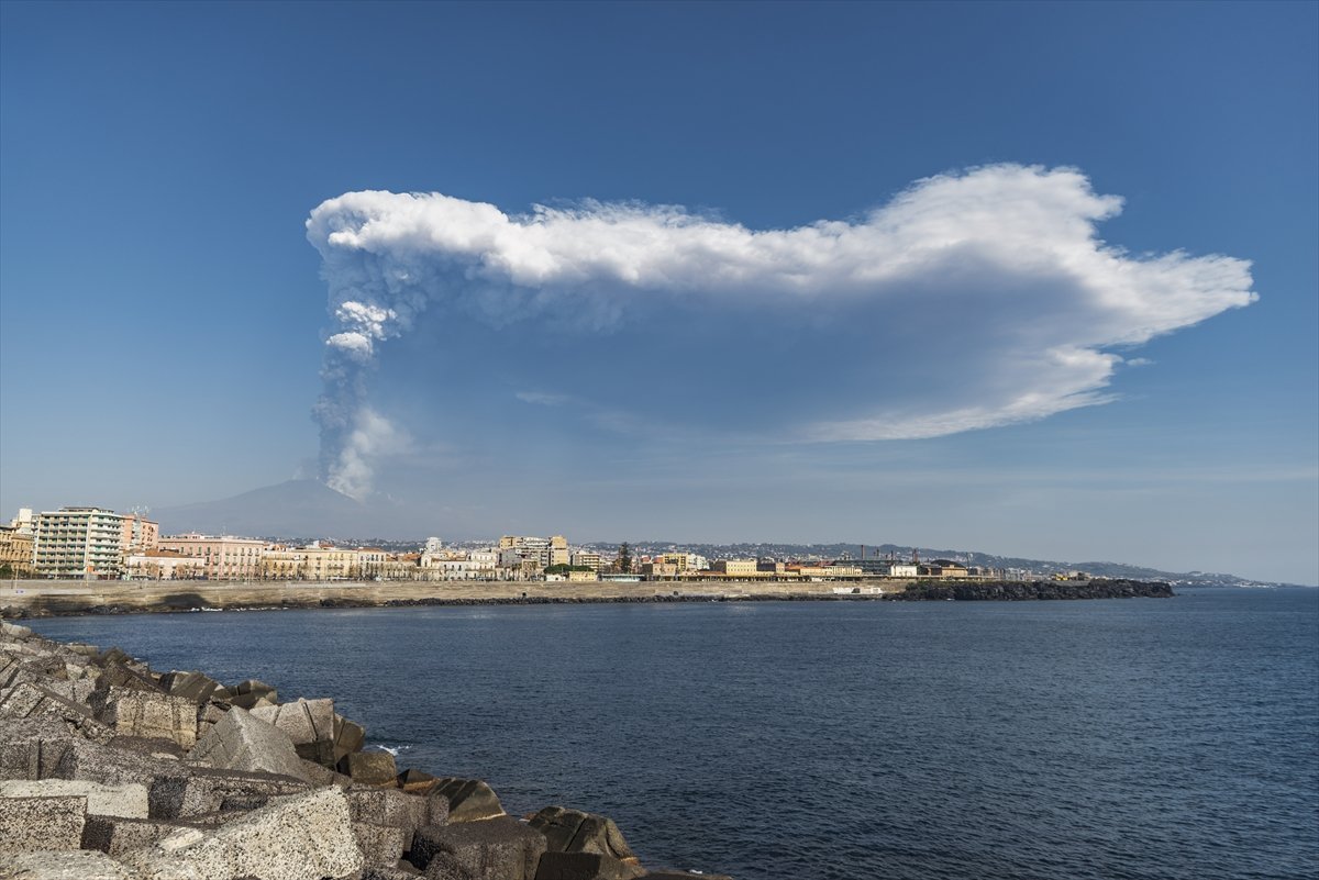 Etna Volcano spews lava again in Italy #7