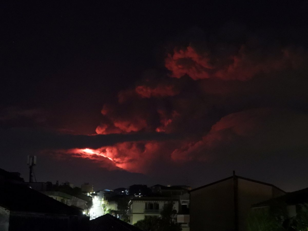 Volcano Etna spews lava again in Italy #6