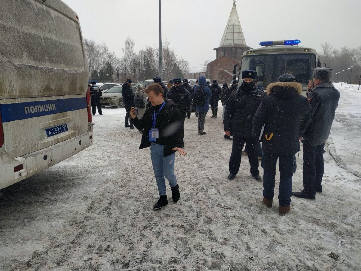 Police raid on independent parliamentary candidates in Russia: 170 detentions #2