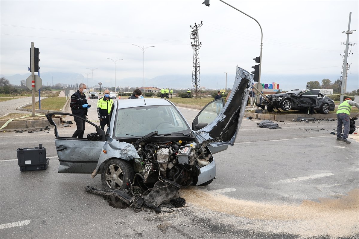 Antalya da kaza yapan babayla oğul hayatını kaybetti #1