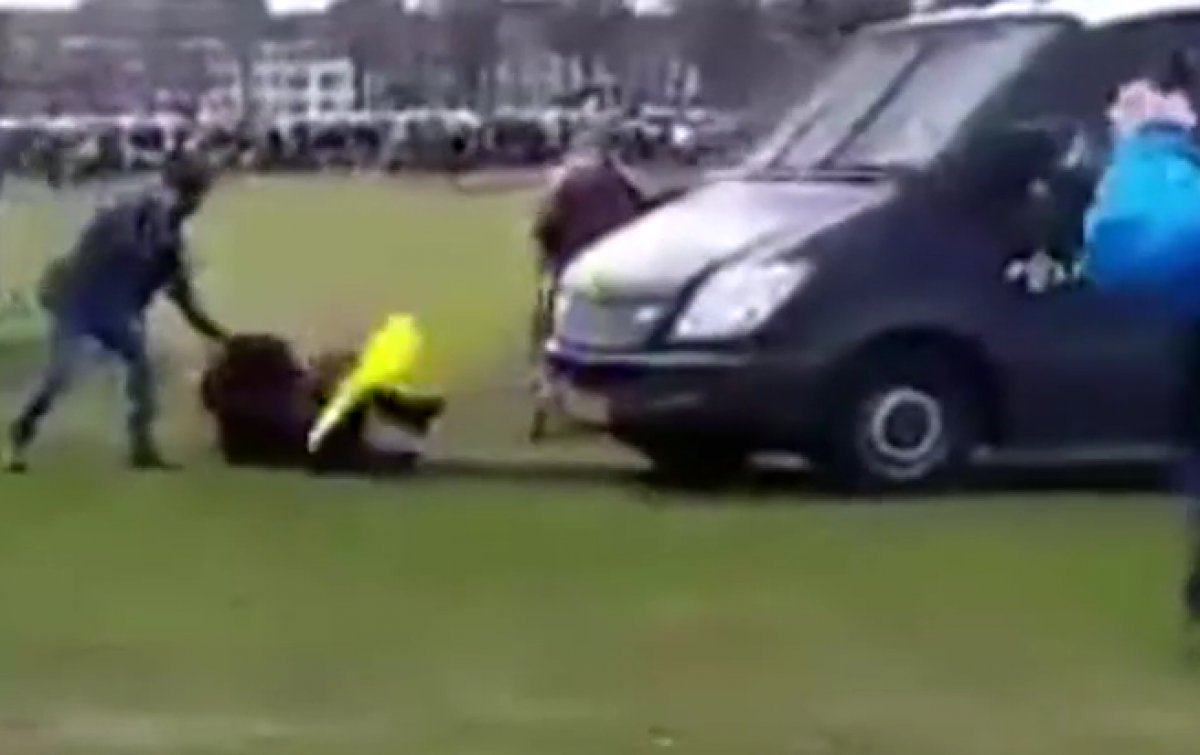 The police, who intervened in the events in the Netherlands, hit the woman with a minibus #2