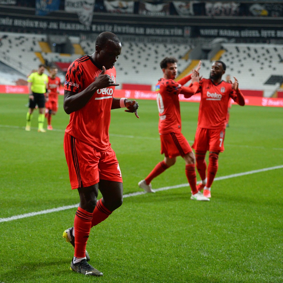 Başakşehir i yenen Beşiktaş, kupada finale yükseldi #5
