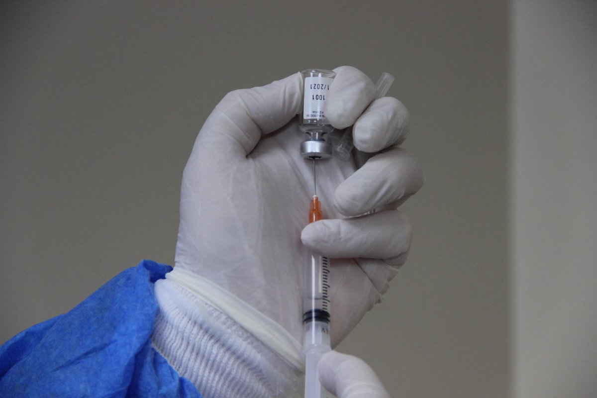 İki doz aşı olanlara karantina uygulanmayacak #1