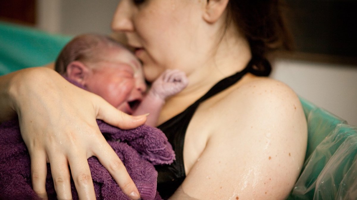 What is lotus birth, how is it done?  The benefits and harms of lotus birth.. #3