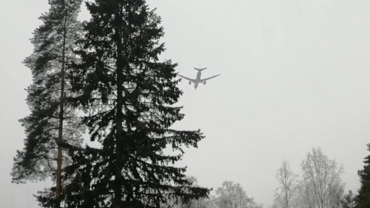 Lightning hits passenger plane in Finland #1