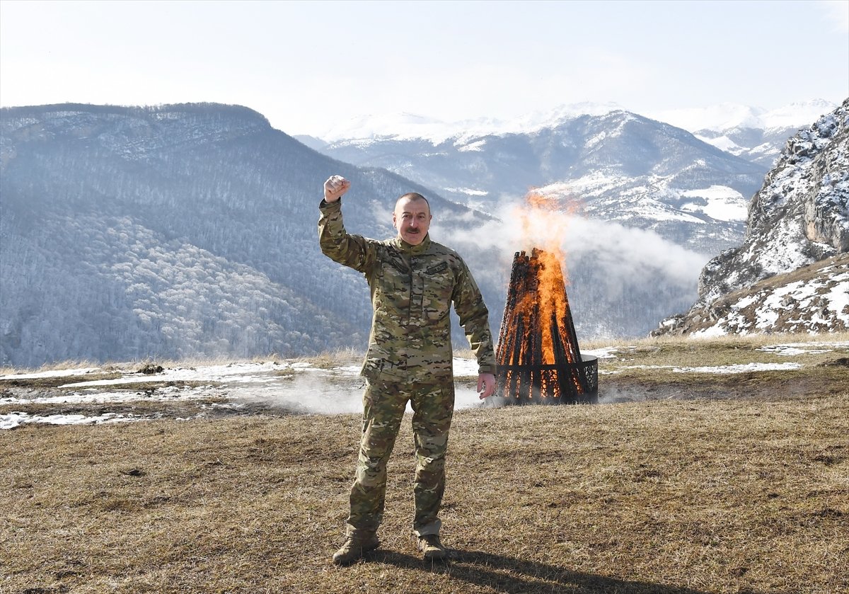 Azerbaycan Cumhurbaşkanı İlham Aliyev, Şuşa da Nevruz ateşini yaktı #3