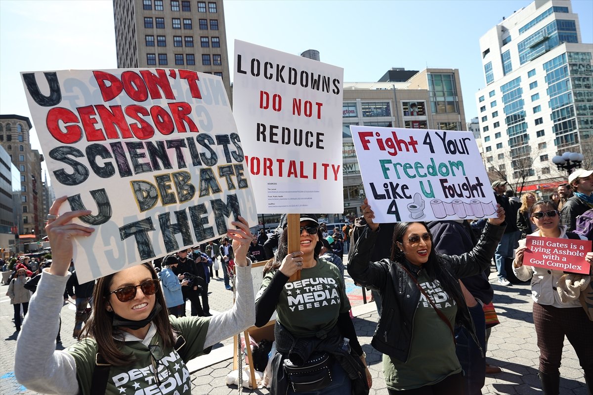 Mask and anti-vaccine demonstration in the USA #2