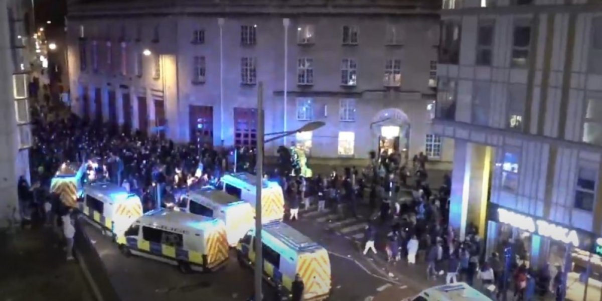 Activists attacked the police station in Bristol, England #5