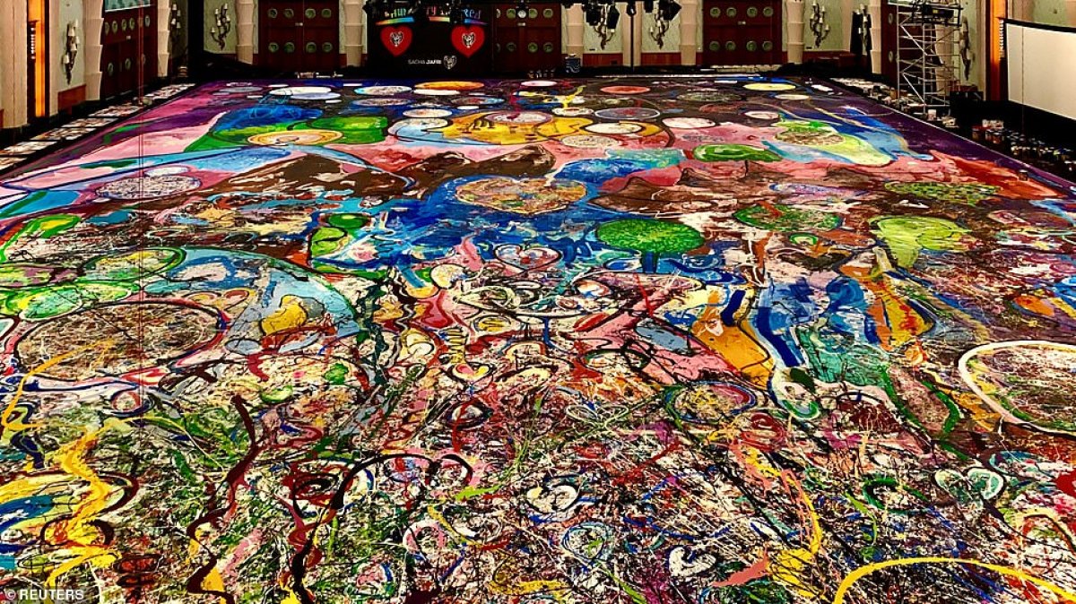 Какая самая большая картина. Sacha Jafri. Фото с миллионом ярких точек. The biggest Painting in the World.