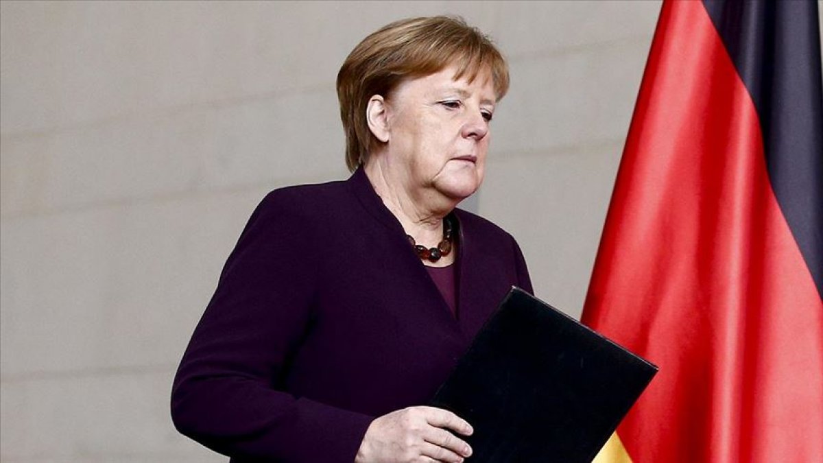 Merkel rejects opposition vote of confidence request #1