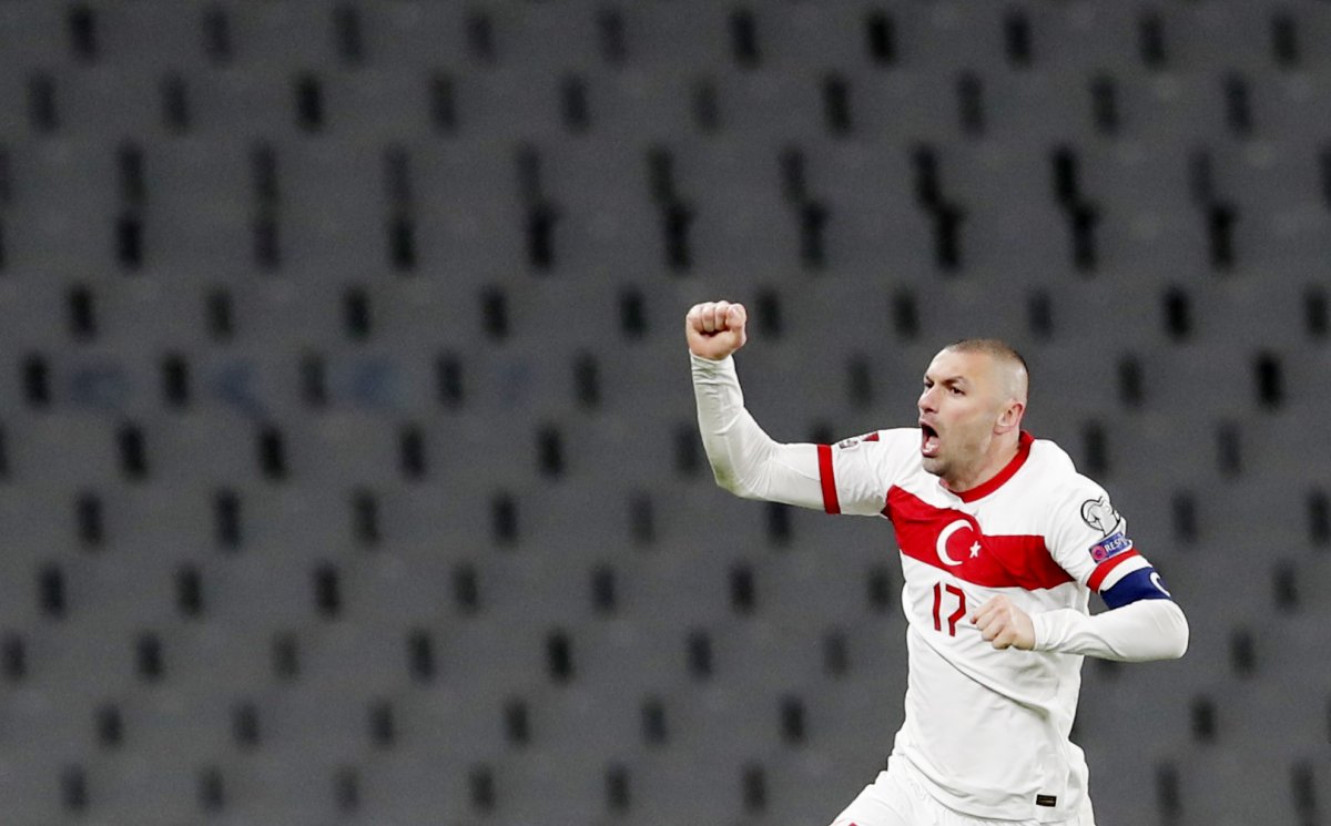 Burak Yılmaz, Hollanda ya 3 gol atan ilk futbolcu oldu #1