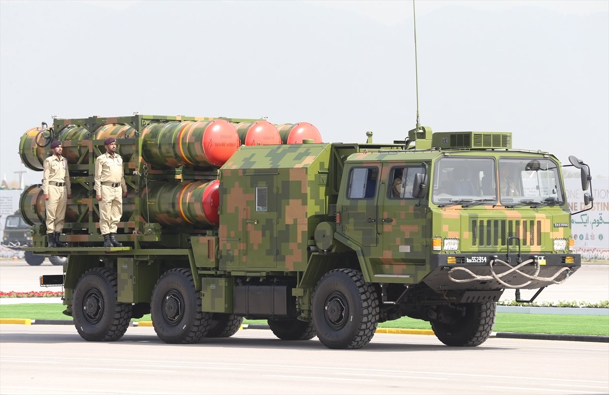 Military parade held on Pakistan National Day #12