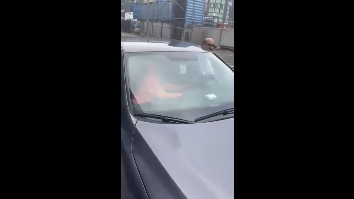 Two girls trying to hijack an Uber driver in the US cause the driver's death #1