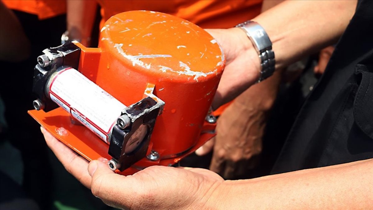 Second black box of crashed plane in Indonesia found