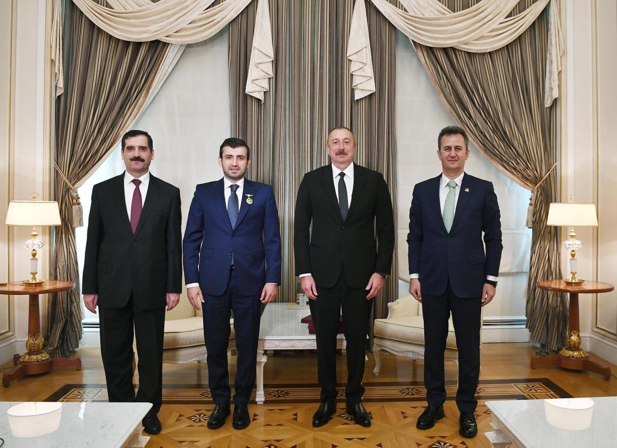 İlham Aliyev, Selçuk Bayraktar a madalya taktı #2