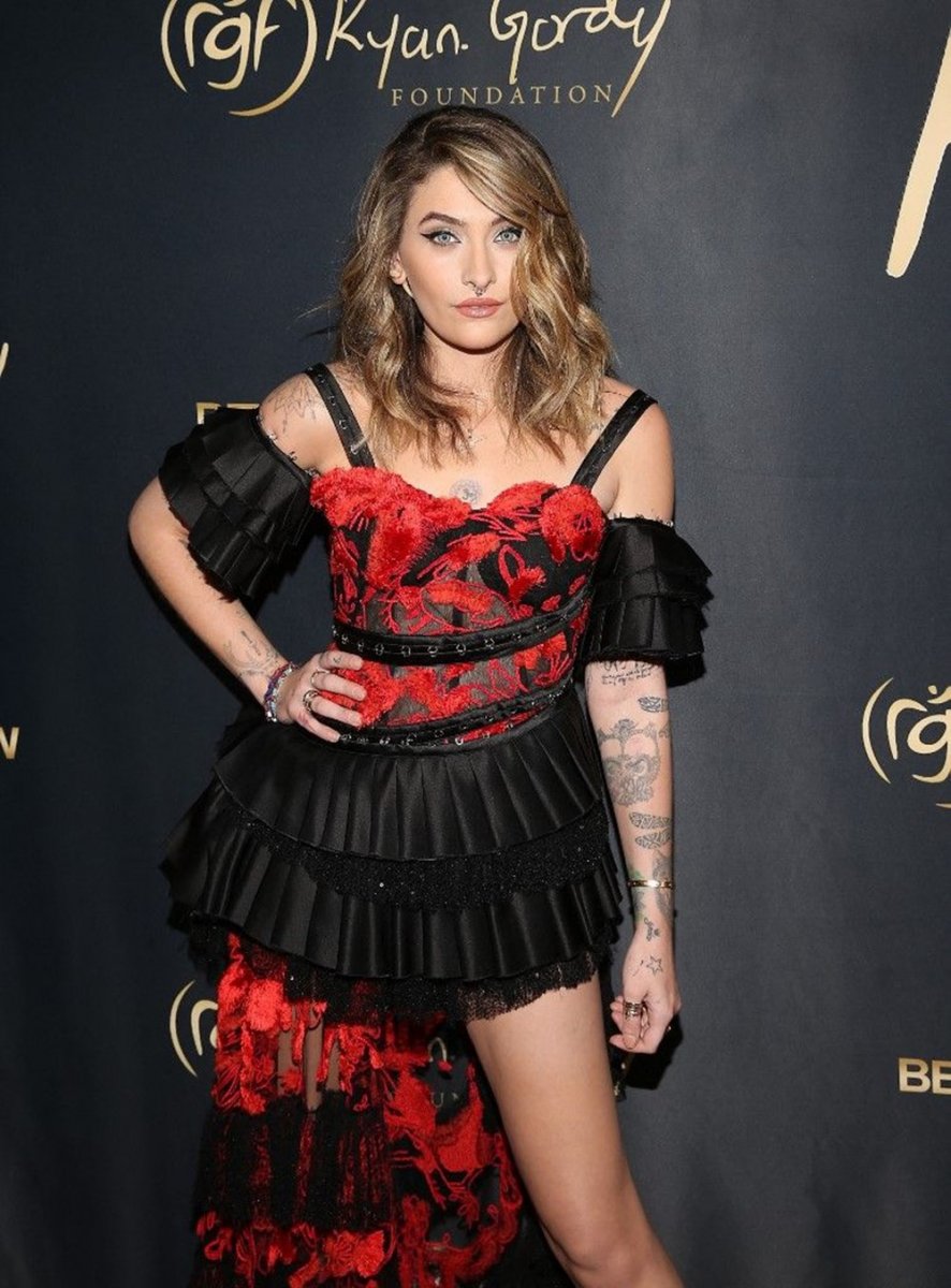 Paris Jackson talked about her life with her father #1