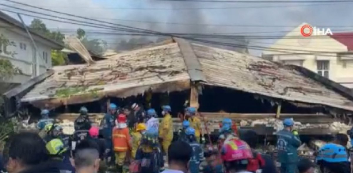 Burning building collapsed in Thailand #5