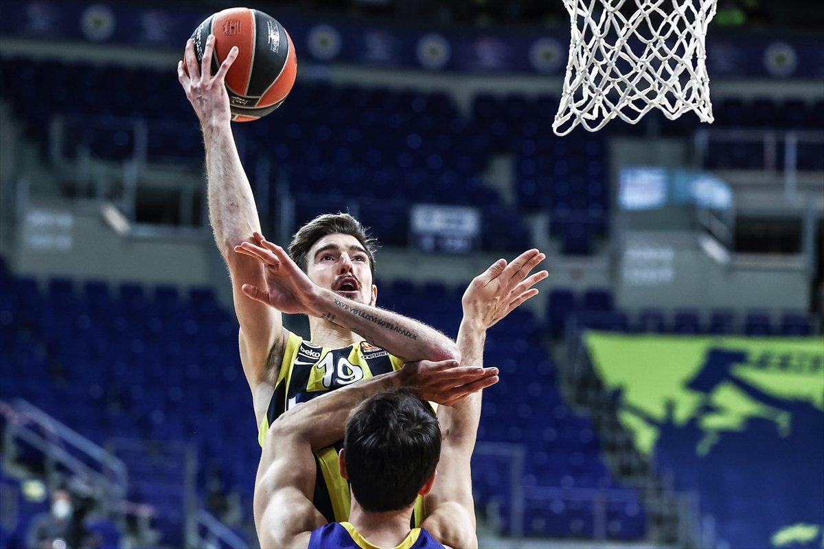 Fenerbahçe EuroLeague'de Barcelona'ya yenildi