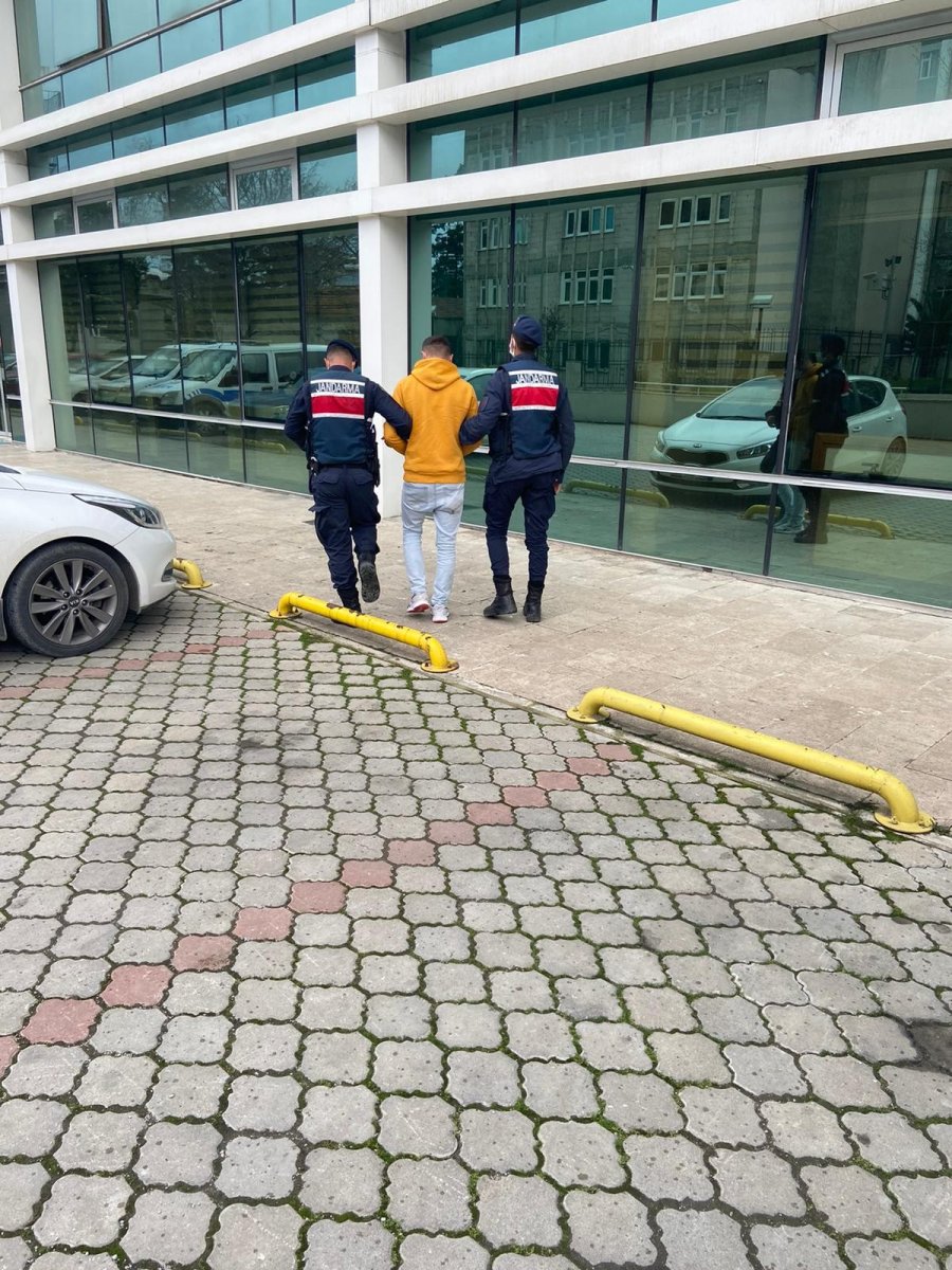 Samsun'da hırsızlık şüphelisi jandarma takibinden kaçamadı