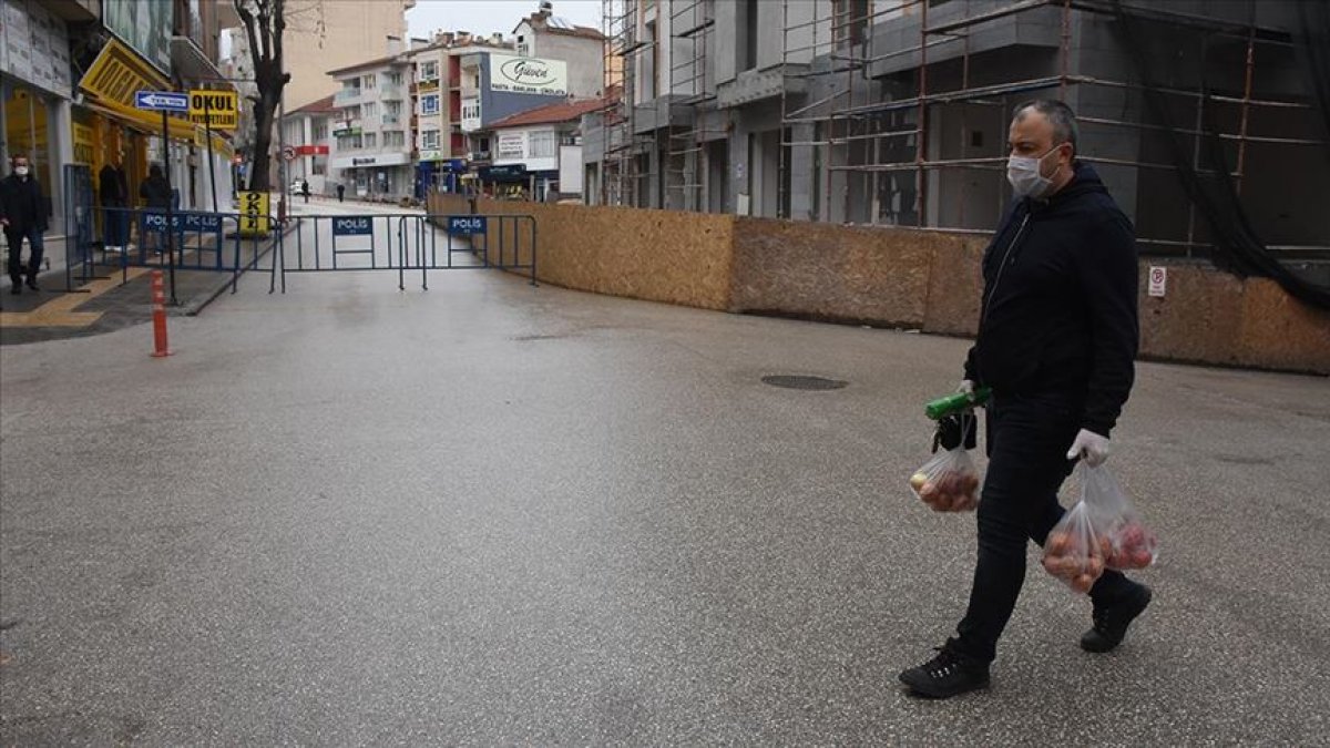 Fahrettin Koca: Gençlerin aktif vakalar içindeki oranı artıyor #2