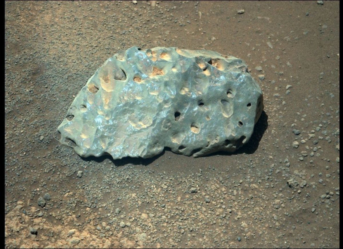 Perseverance, Mars'ta gizemli bir kaya buldu