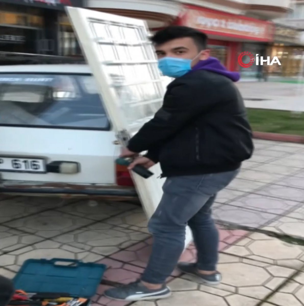 Kahramanmaraş'ta servis ücreti vermek istemeyen yaşlı adamın çözümü