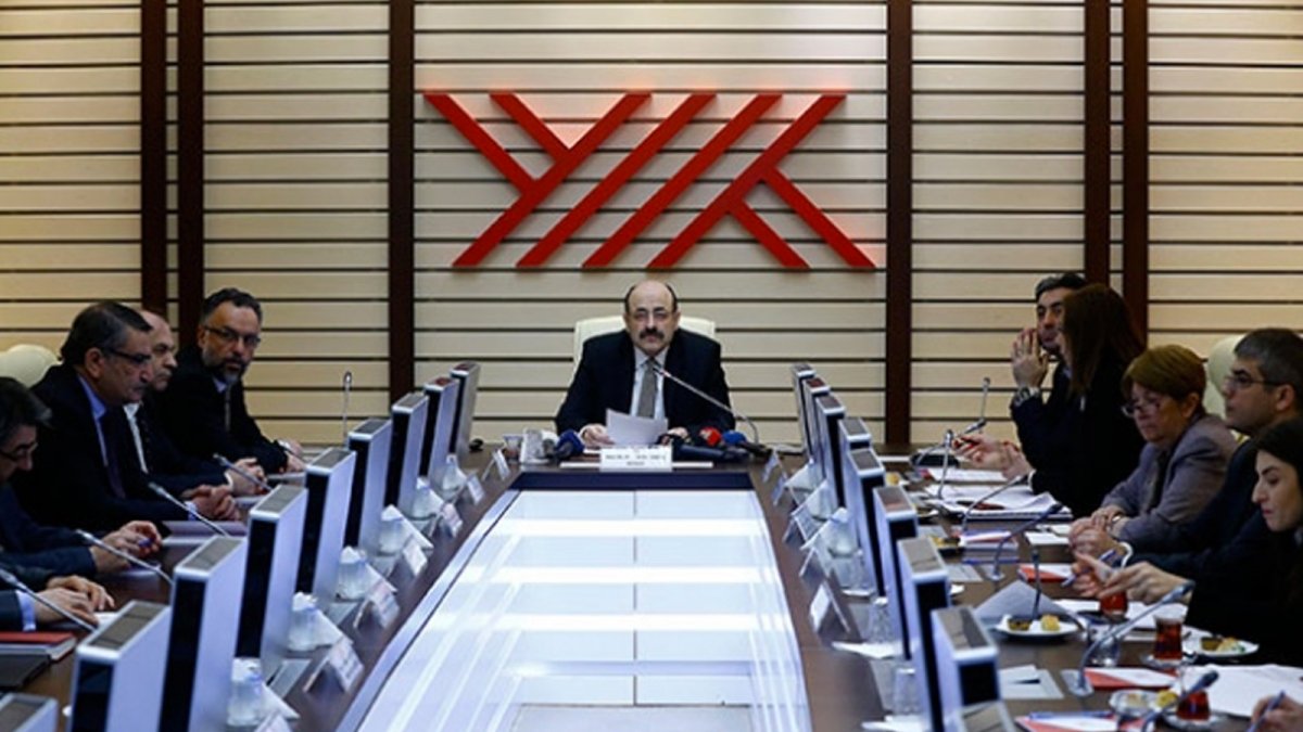 YÖK'ten emekli amirallerin bildirisine tepki