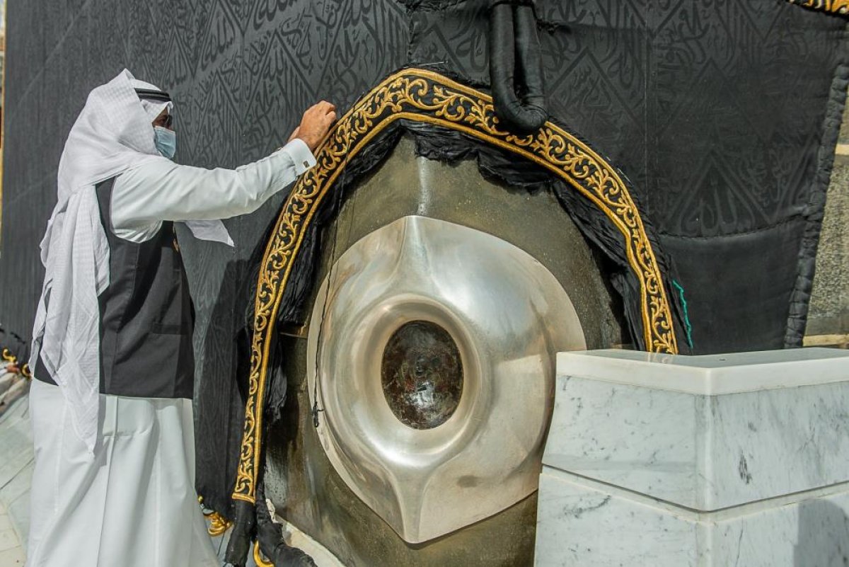 Maintenance work of the Kaaba cover has started #5