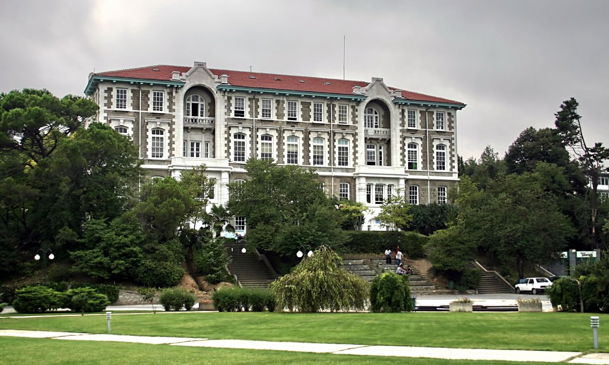 Boğaziçi Üniversitesi'nden amirallerin bildirisine tepki