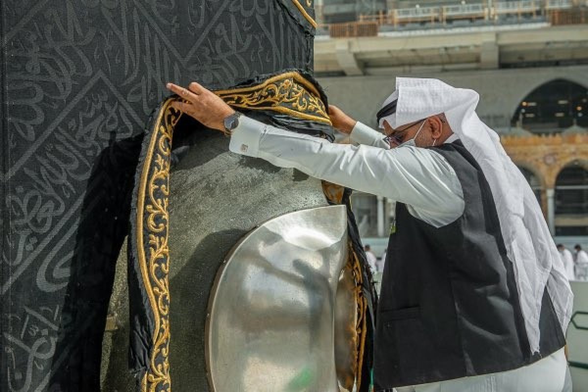 Maintenance work of the Kaaba cover has started #9
