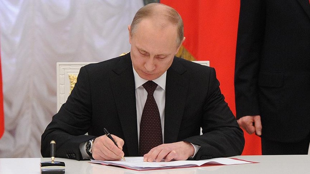 Vladimir Putin, iki dönem daha devlet başkanı adayı olabilecek