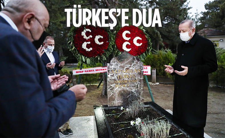 Cumhurbaşkanı Erdoğan'dan Alparslan Türkeş'in kabrine ziyaret