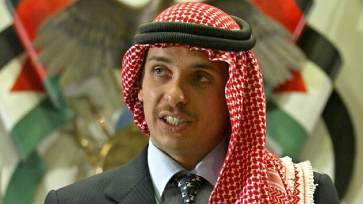 Former Jordanian Crown Prince Hamza swears loyalty to house arrest