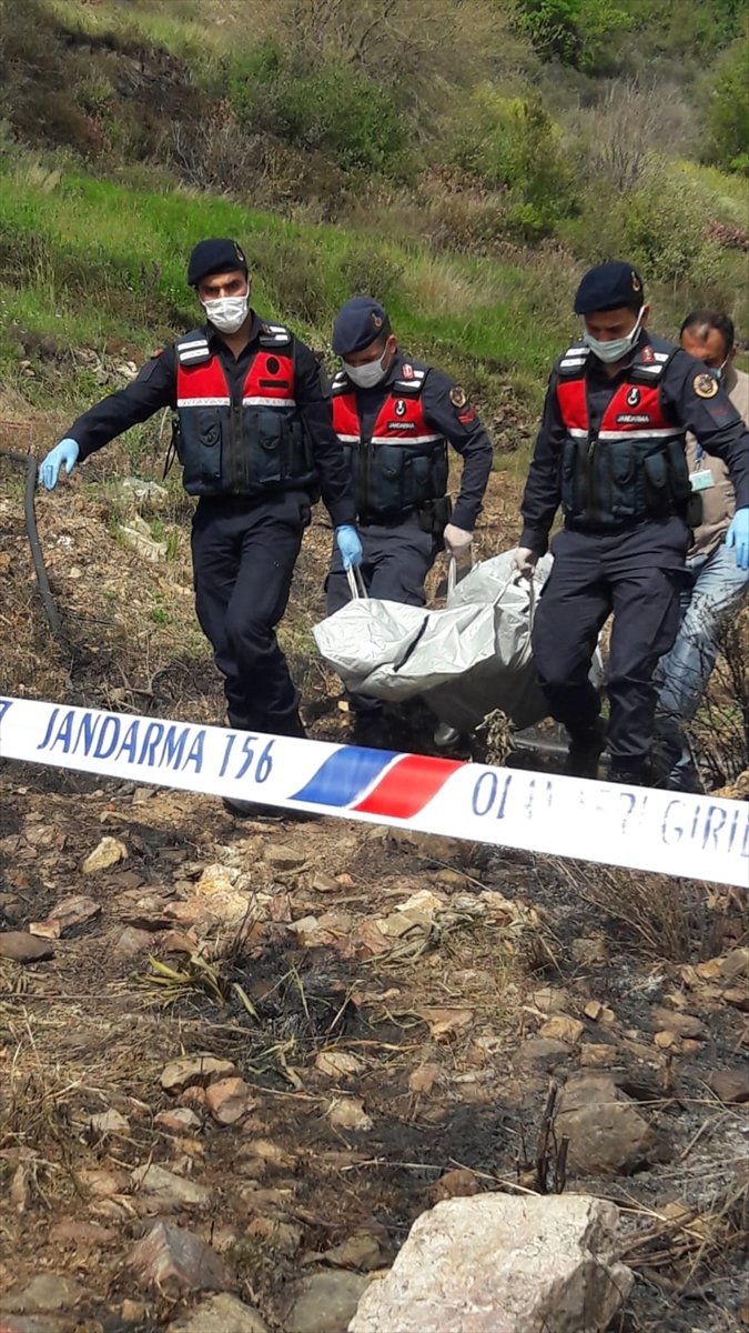 Mersin'de yaktığı çalılar canından etti