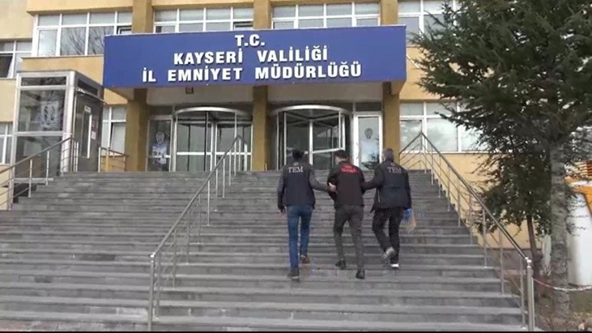 Kayseri'de 20 FETÖ şüphelisi yakalandı