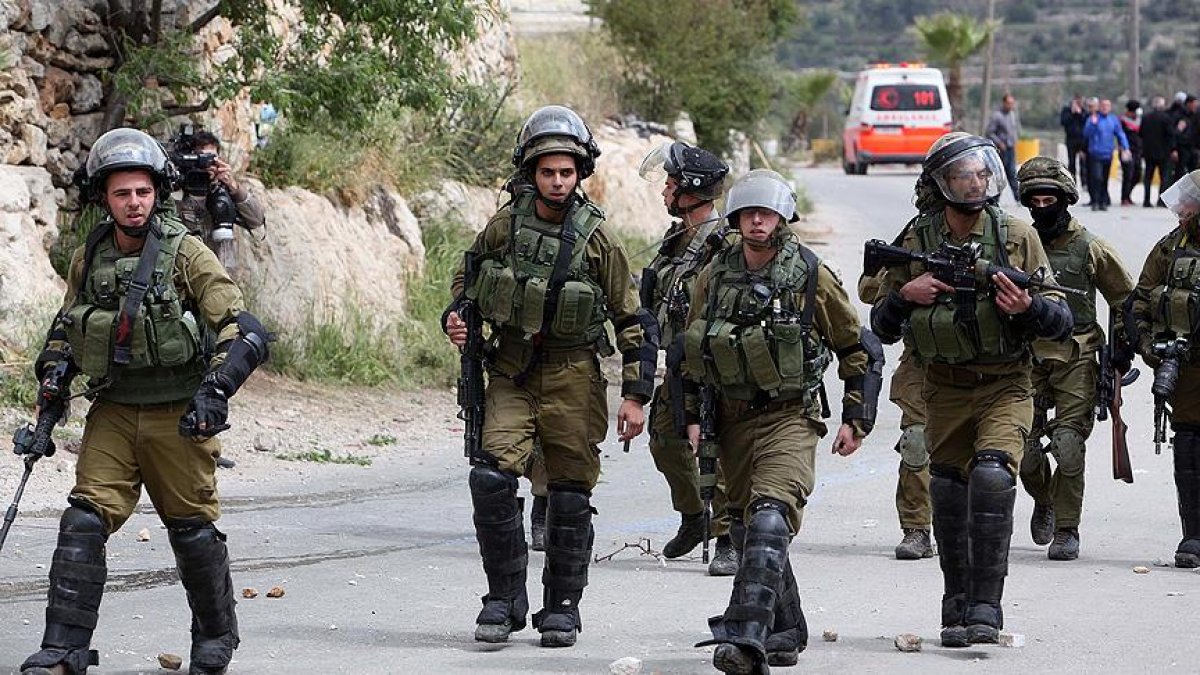 Israeli soldiers cause death of a Palestinian