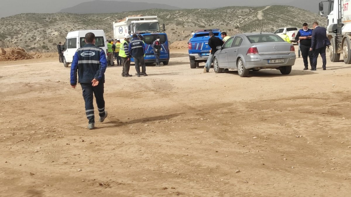 Denizli’de kamyonun boşalttığı hafriyatın altında kalarak can verdi