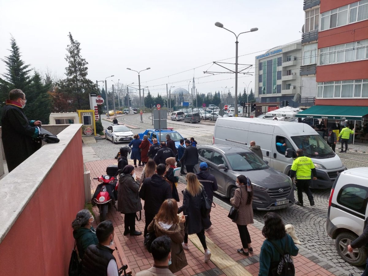 Kocaeli'de adliye önünü karıştıran cinsel istismar davası