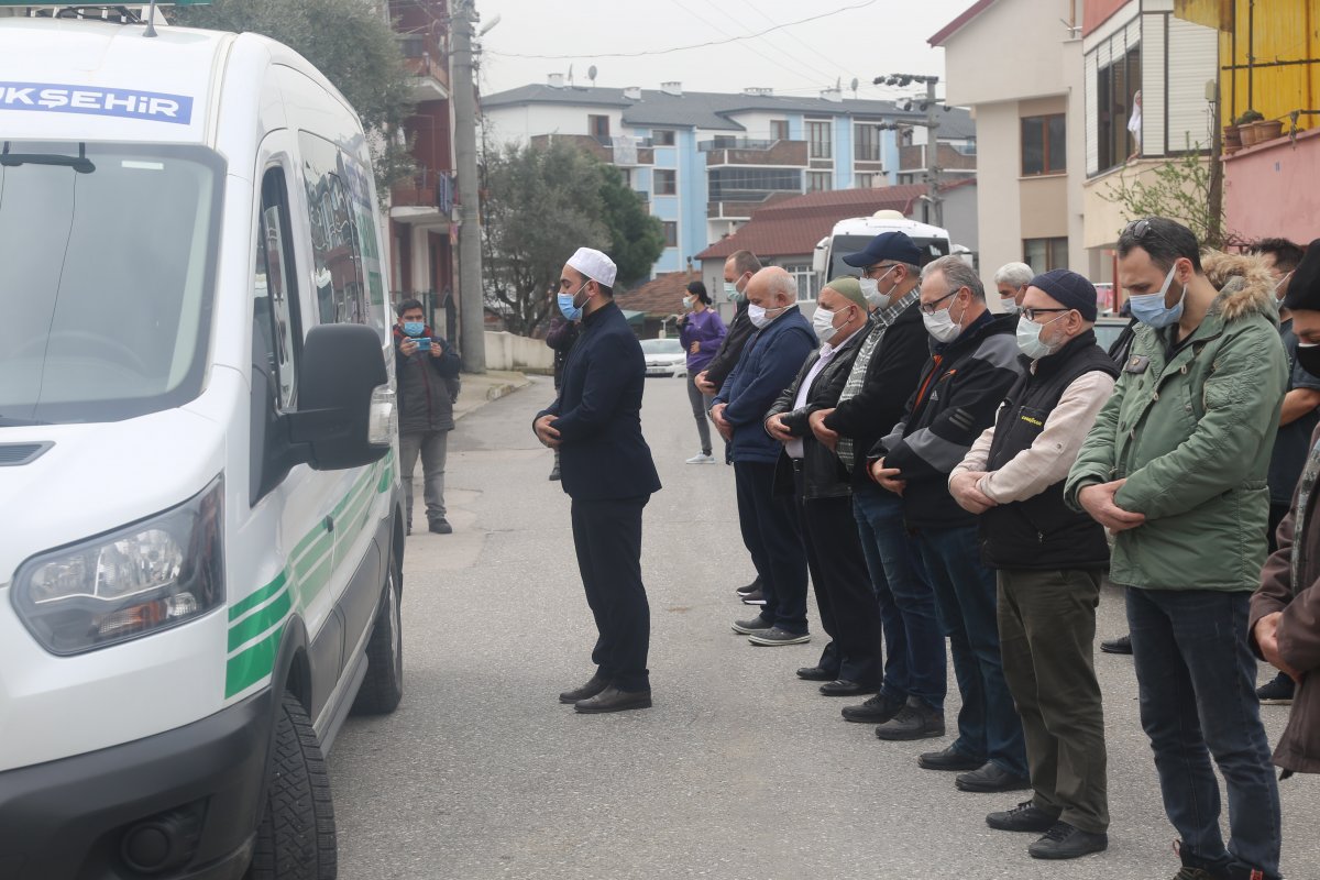 Kocaeli'de çift, koronavirüsten hayatını kaybetti