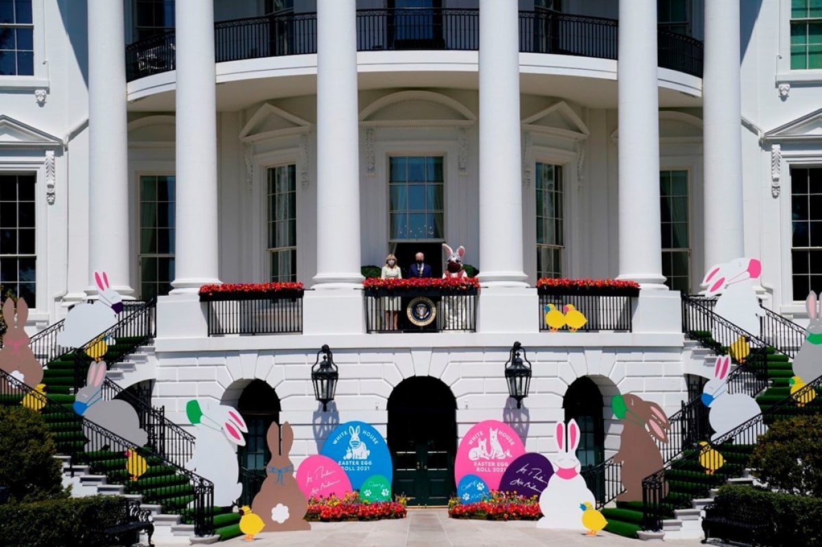 Joe Biden ve Jill Biden Beyaz Saray'a Paskalya tavşanını geri getirdi