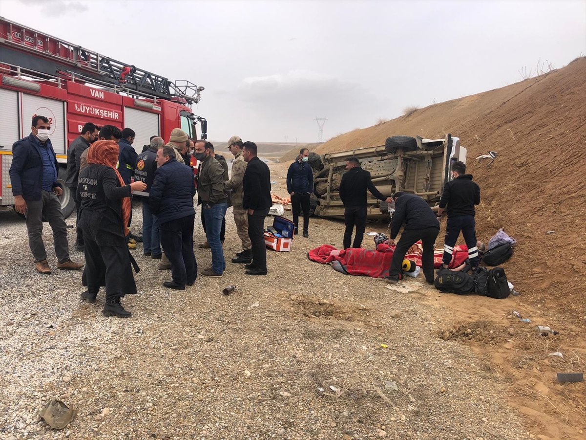 Van'da feci kaza: 2 ölü, 3 yaralı