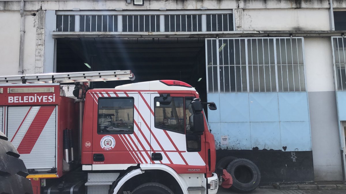 Kocaeli’de eli makineye sıkışan işçinin parmakları koptu