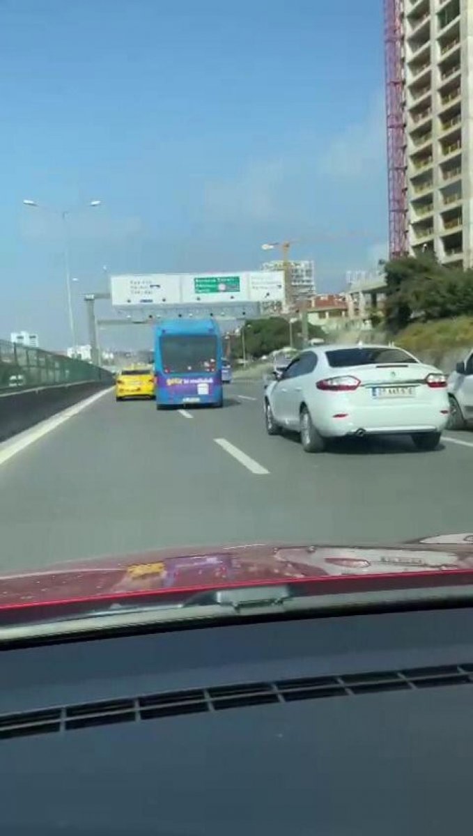 Kadıköy’de makas atan minibüs şoförüne ceza