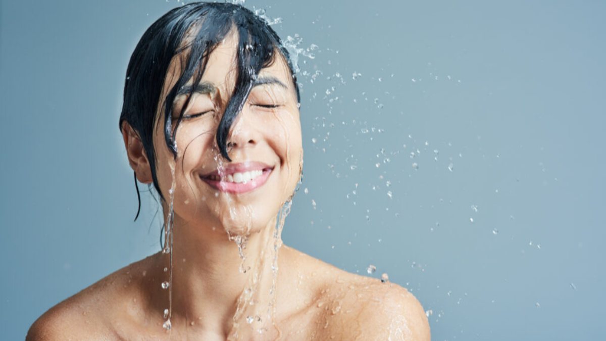 Benefits of cold shower on your skin Kimdeyir