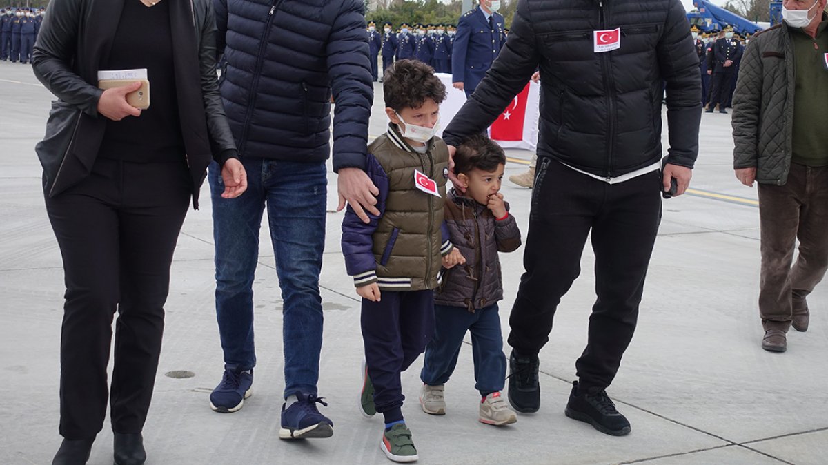 Şehit pilot Burak Gençcelep’in cenazesi Trabzon'a getirildi